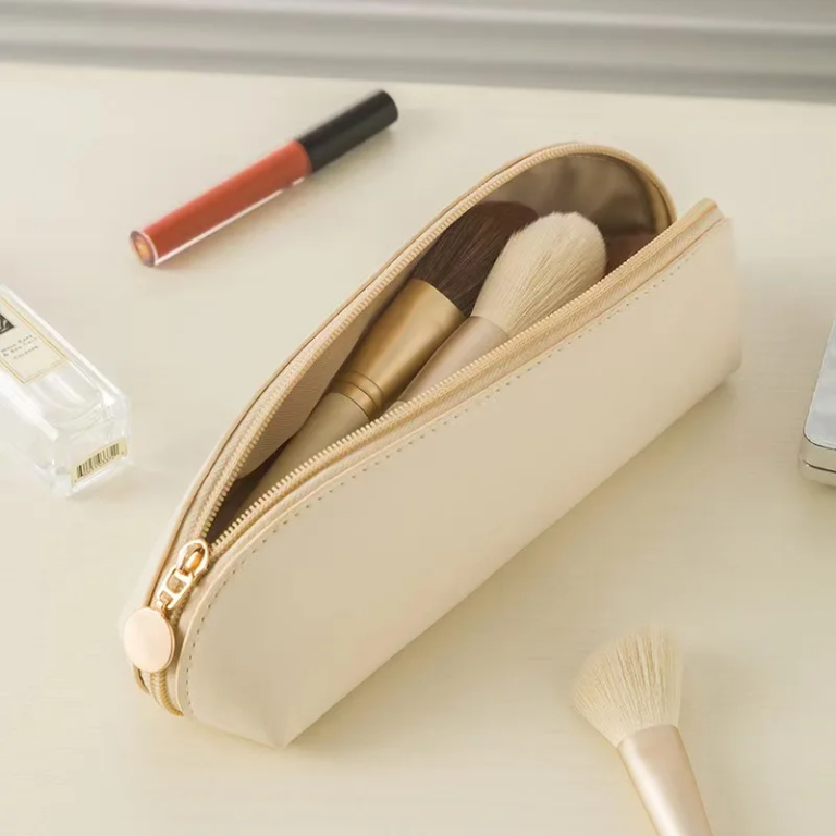 “Discover the Perfect Makeup and Bag Combos: Makeup Bags for Purse and Travel Makeup Cases”